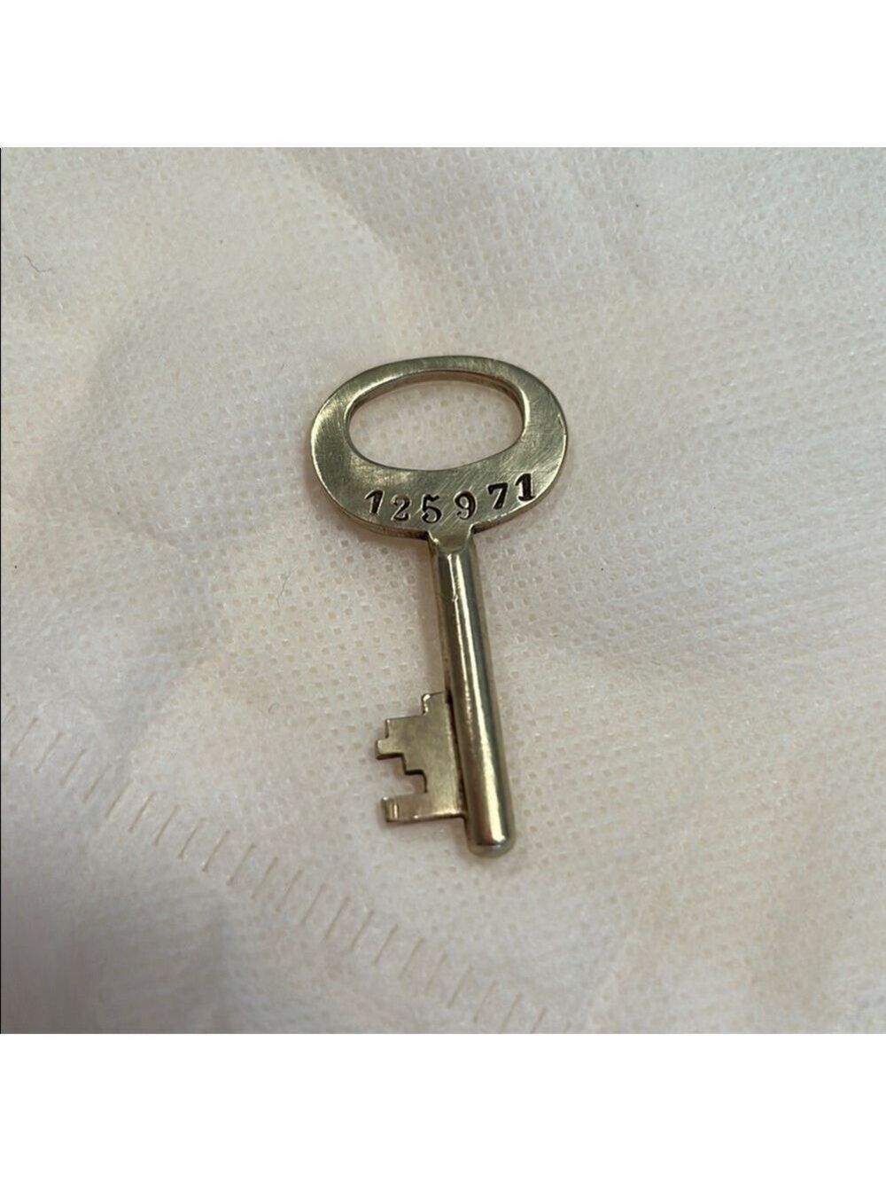 Louis Vuitton Vintage Gold tone Key #125971